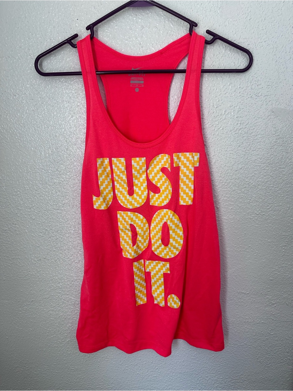 Nike Women’s Medium Tank Top Pink Coral Orange Yellow Just Do It Graphic Active
